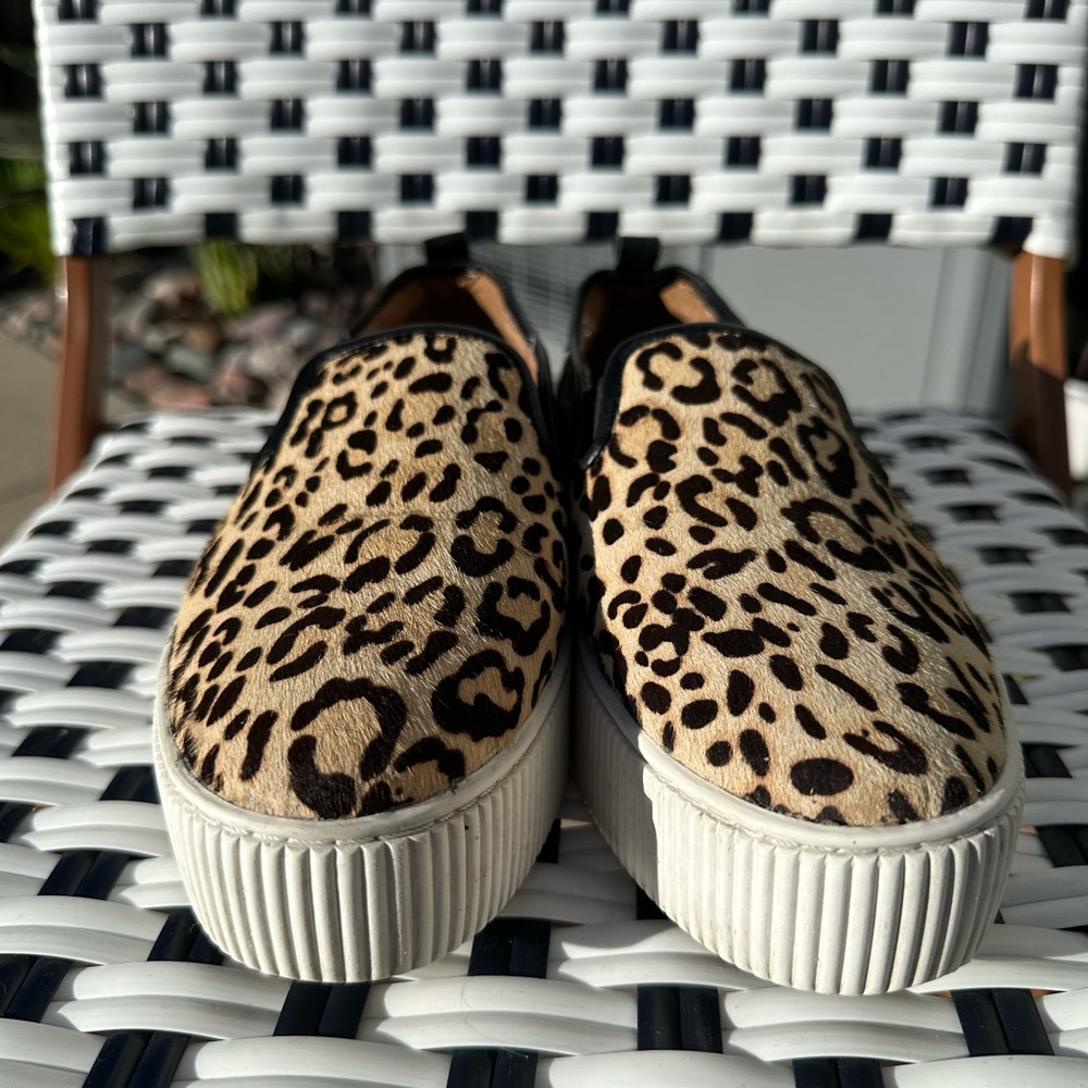 Hologen slide on platform sneakers with textured cheetah print size 7